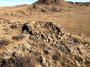 Moğolistan 'ın uçsuz bucaksız bozkırlarının eserleri.
