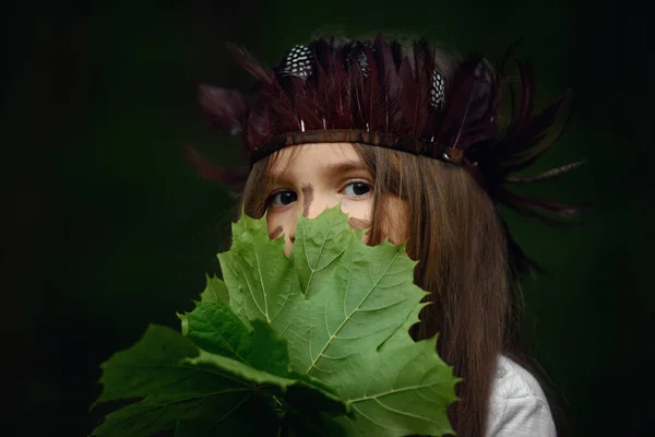 Outdoor Games Little Girl Dressed Indian Plays Forest — Stock Photo, Image