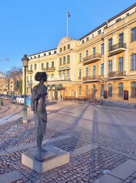 Sola ben Karlstad - heykel, Karlstad, İsveç. — Stok fotoğraf