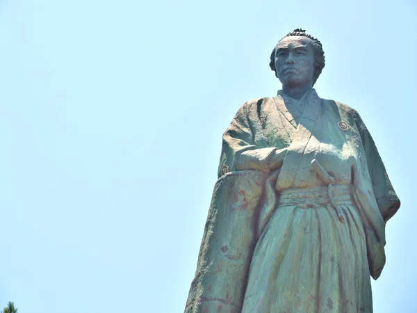 Kochi, Japonya'da Sakamoto Ryoma heykeli. — Stok fotoğraf