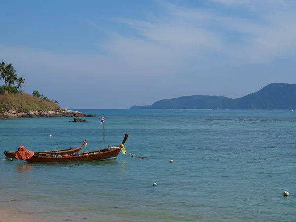 Barche a coda lunga nella baia — Foto Stock