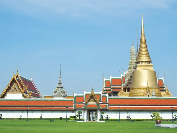 Świątynia Szmaragdowego Buddy (Wat Phra Kaew w Bangkoku) — Zdjęcie stockowe