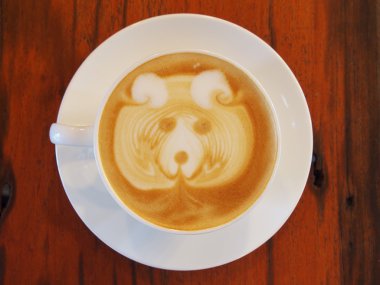 Latte Kahve sanat ahşap masa.