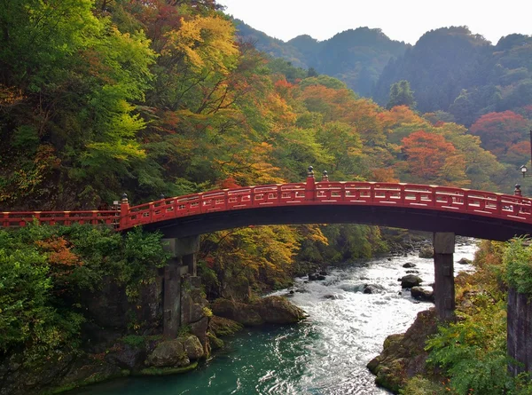 Γέφυρα Shinkyo κατά τη διάρκεια του φθινοπώρου στο Nikko, Tochigi, Ιαπωνία. — Φωτογραφία Αρχείου