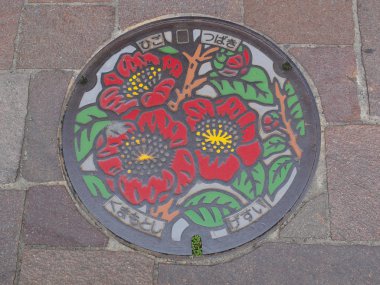 Kanalizasyon kapağı: Kumamoto, Japan.