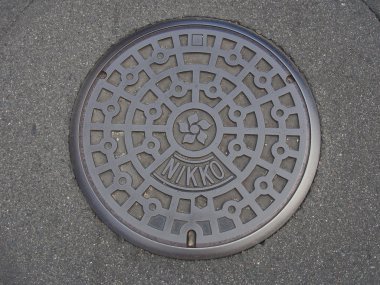 Kanalizasyon kapağı Nikko, Japonya.