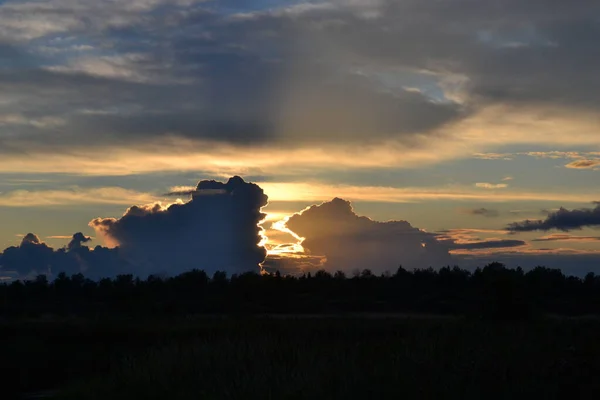 Nuages Bouclés Coucher Soleil — Photo