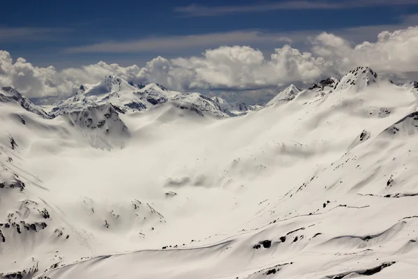 karla kaplı dağ Vadisi Dağ hrebnov arasında