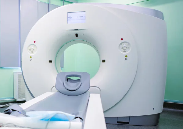 Hastane ortamında tam bir CAT tarama sistemi. Manyetik rezonans görüntüleme taraması.