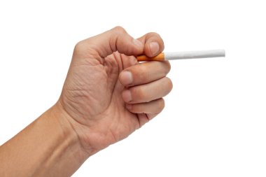 Beyaz arka planda, sigara içilmemiş bir el tutuşu, tütün bağımlılığını simgeliyor.