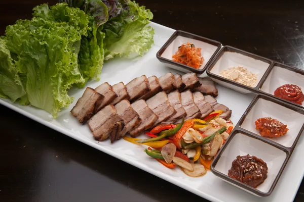 한국 스타일 돼지고기 요리 — 스톡 사진