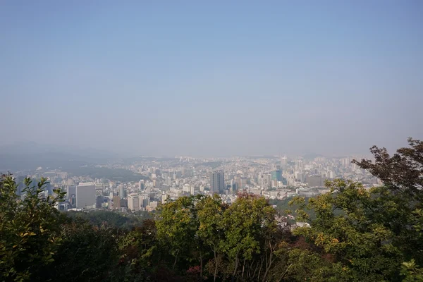 서울 시내에 안개 — 스톡 사진