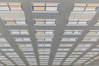 yakın uzun binayı havaya soyut