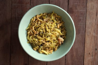 kızarmış yumurta turşusu