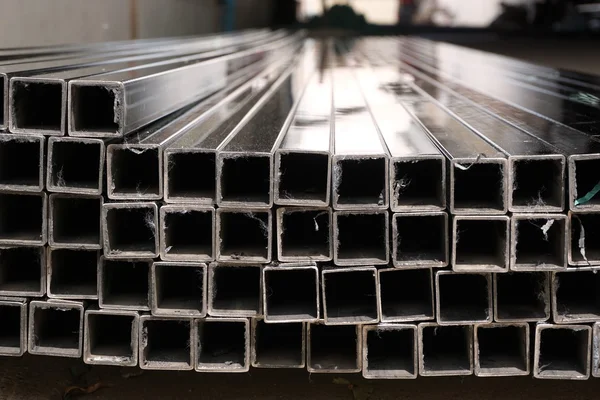 Tubo quadrado de metal — Fotografia de Stock