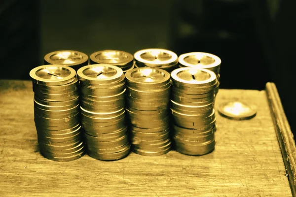 Metal paralar yığını