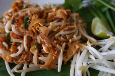 Tay kızartılmış erişte