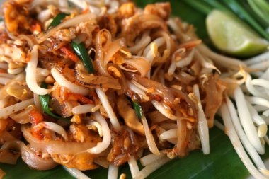 Tay kızartılmış erişte