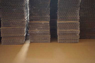 Oluklu kağıt yığınını