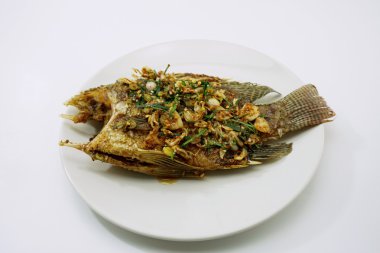 Baharatlı kızarmış balık 001
