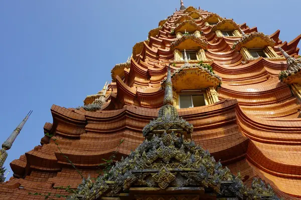 Streszczenie stupa budynku — Zdjęcie stockowe