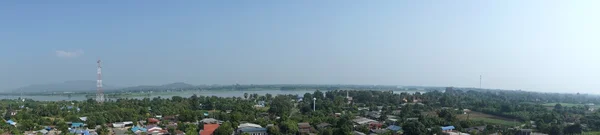 Vista panorâmica do rio Kwai com não-urbano — Fotografia de Stock