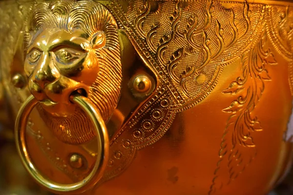 Golden lion bowl — Stock Photo, Image