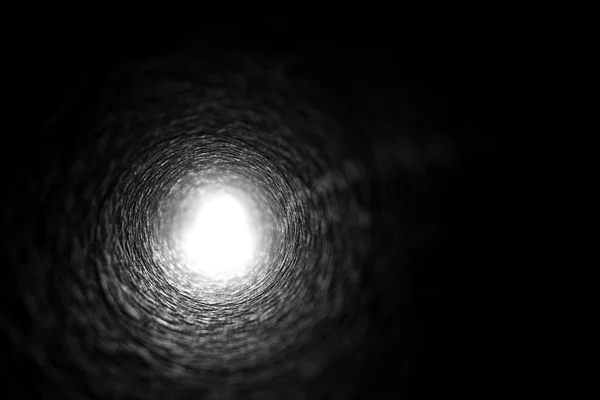끝 터널에서 비추는 빛 — 스톡 사진