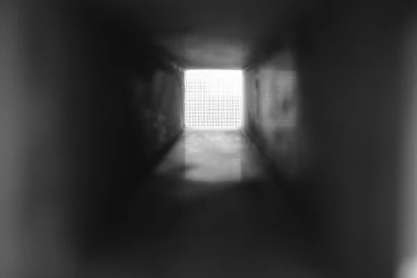 광장 끝 터널에 빛 — 스톡 사진