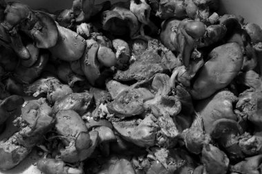 siyah ve beyaz tavuk karaciğer