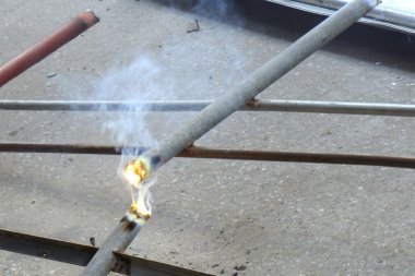 gaz kesme metal boru