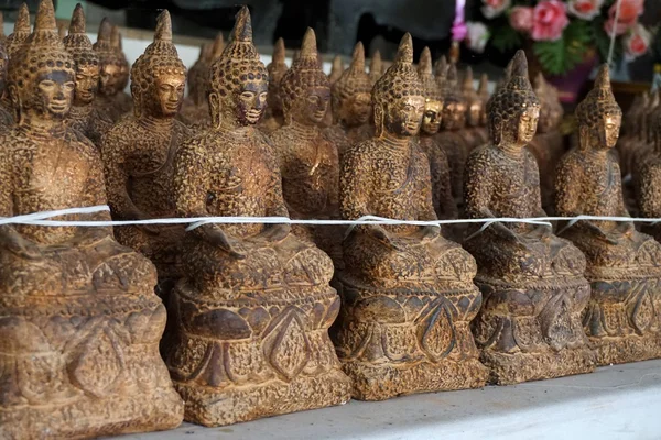 Line up of image of Buddha — Stock Photo, Image