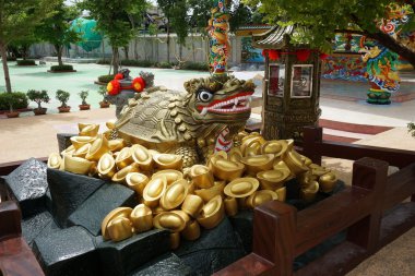 Dragon kaplumbağa heykeli