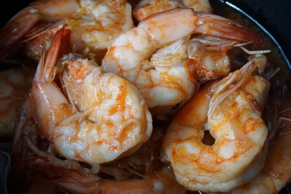 Fried shrimps with garlic and pepper — Stock Photo, Image