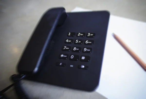 Telefon und Papier — Stockfoto