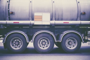 Sınıflandırma Kamyon Tekerlekler yolda, görüntü mavi renk.