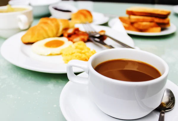 Frühstück und Kaffee. — Stockfoto