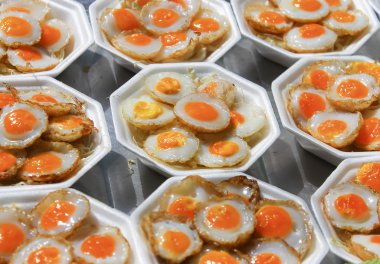 bıldırcın yumurtası.