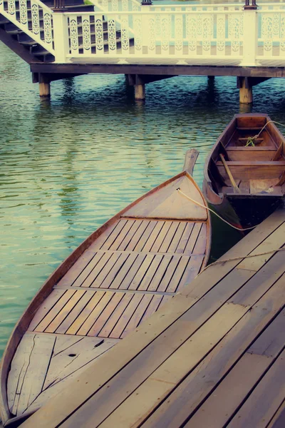 Rowboat on floating market — Stock Photo, Image