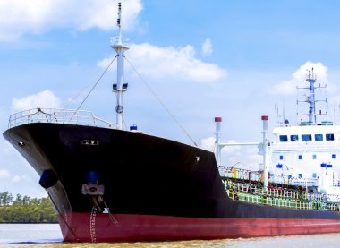 bir geminin ön görünüm.  