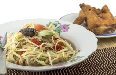 Yeşil papaya salatası