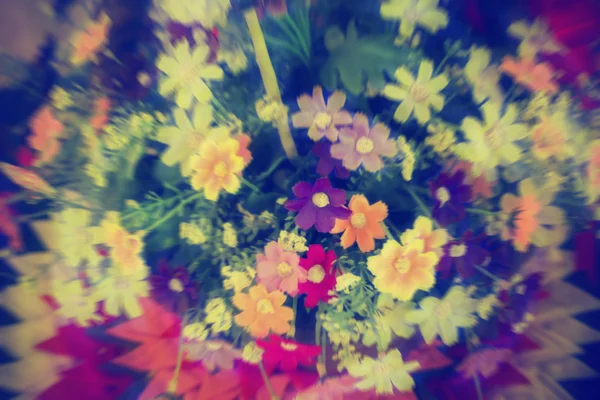Kolorowy kwiat z tworzyw sztucznych — Zdjęcie stockowe