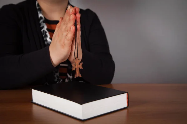 Woman Hands Praying Bible Cross Wooden Table — Stock Photo, Image
