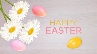 Paskalya kompozisyonu gerçekçi paskalya yumurtaları ve tahta arka planda papatyalar. Bahar çiçeklerinin Paskalya arkaplanında 