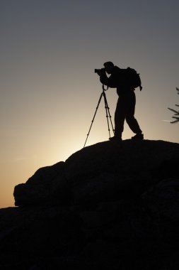 Günbatımında insan silueti. Tasarım elementi