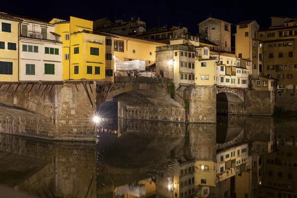 Ponte Vecchio over Arno-floden, Firenze, Italien, Europa - Stock-foto