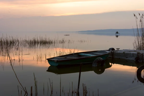 The boat docked on the lake Balaton — Stock Photo, Image