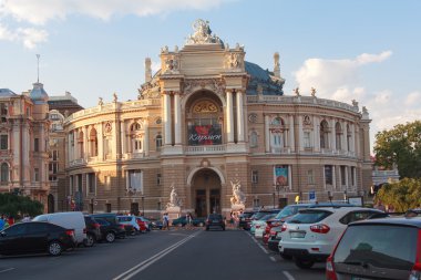 Odessa, Ukrayna - 24 Ağustos 2015: Görünüm tiyatronun Odessa Ulusal Akademik opera ve Balesi