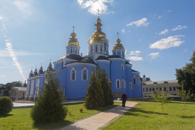 St. Michael'ın Golden-Domed Manastırı - ünlü kilise kompleksi 