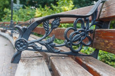 Dökme metal closeup yapılan Küpeşte banklar